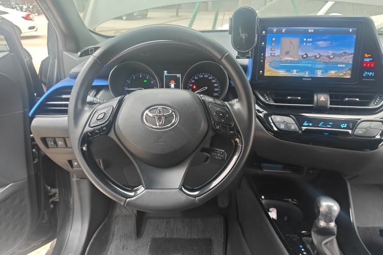 Used Toyota IZOA 2018 2.0L Yichi Version China VI Standard