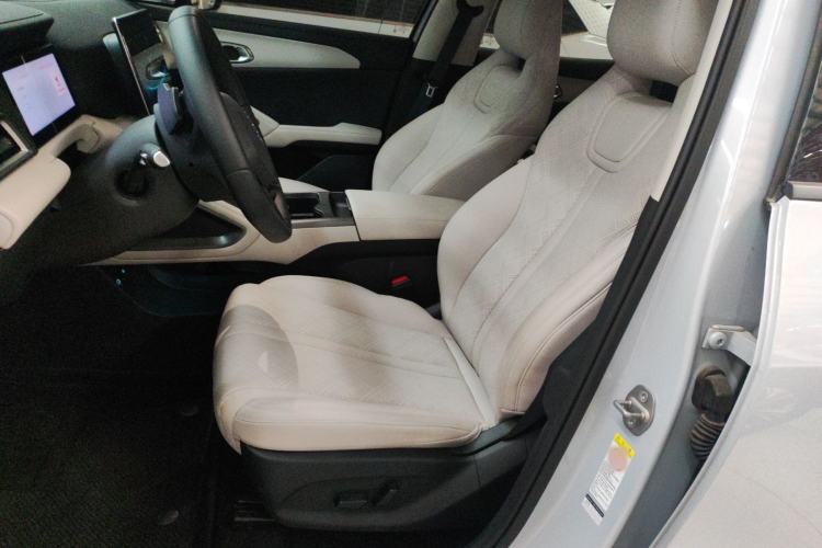 Used BYD Yuan UP 2025 Intelligent Driving Version 401 km Leading Edition