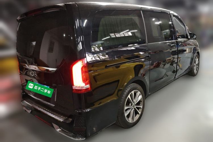 Used Mercedes-Benz V-Class 2022 V 260 Avantgarde Edition Rear Right 45 Deg