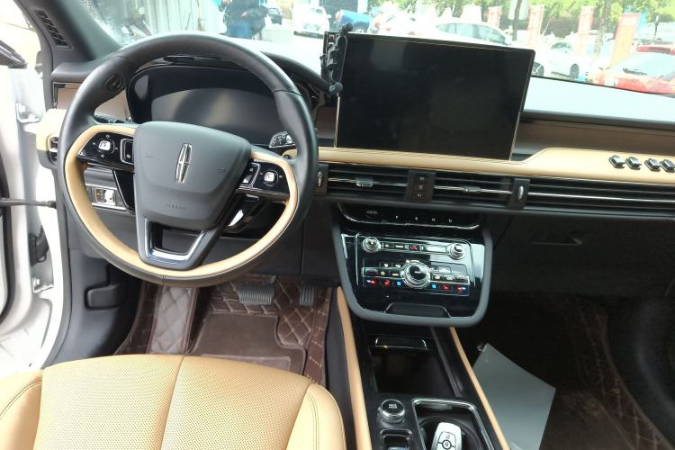 Used Lincoln Corsair 2022 2.0T Four-Wheel Drive Luxury Edition Center Console