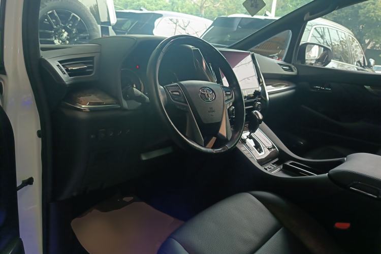 Used Toyota Alphard 2021 Dual-Motor 2.5L Premium Edition
