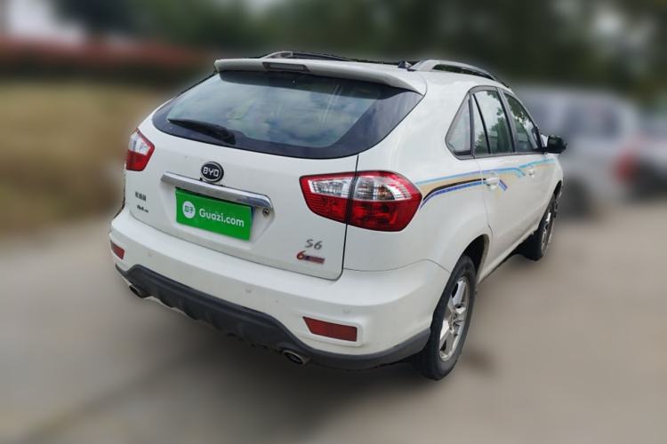 Used BYD S6 2014 2.4L Automatic Prestige 7-Seater
