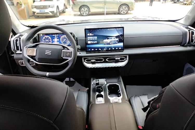 Used Dongfeng Zhengzhou Nissan Z9 2025 GT 2.3T Automatic Diesel 4x4 First Edition – Enjoyment Version
