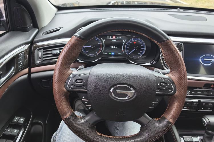 Used GAC Trumpchi GS8 2019 390T Two-Wheel Drive Luxury Smart Connectivity Version (7 Seats) Interior 4