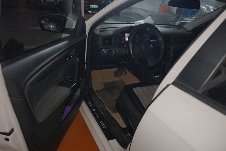 Used Volkswagen Lavida 2013 Revised Classic 1.6L Automatic Fashion Edition
