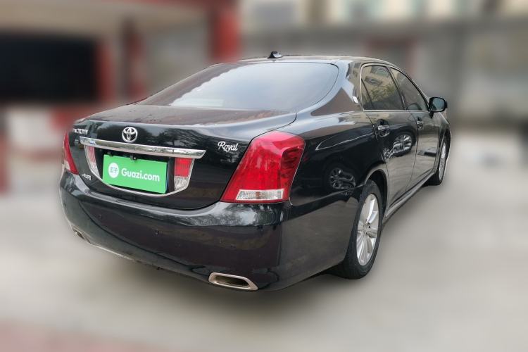 Used Toyota Crown 2011 2.5L Royal Special Edition with Leather and Sunroof