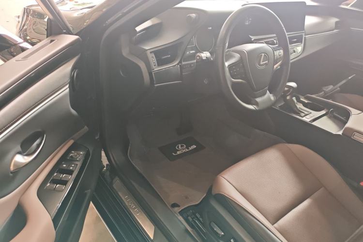 Used Lexus ES 2023 200 Excellence Edition