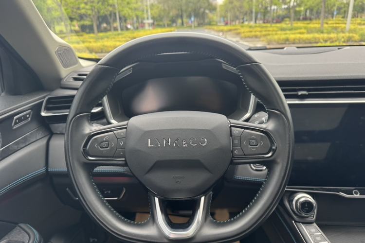 Used Lynk & Co 05 2022 2.0T Two-Wheel Drive Shine Halo
