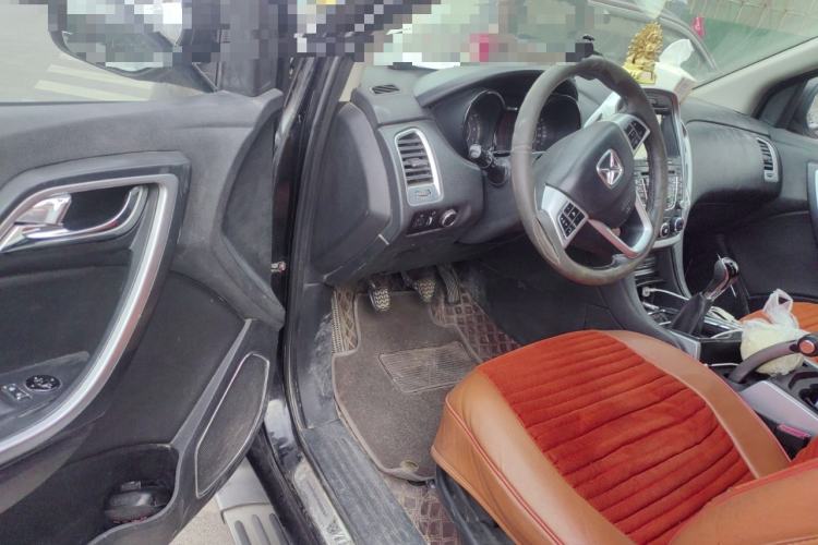 Used JMC Yusheng S350 2013 2.0T Manual 4x4 Gasoline Luxury Edition 5 Seats Driver Seat