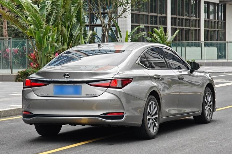 Used Lexus ES 2022 200 Excellence Edition

