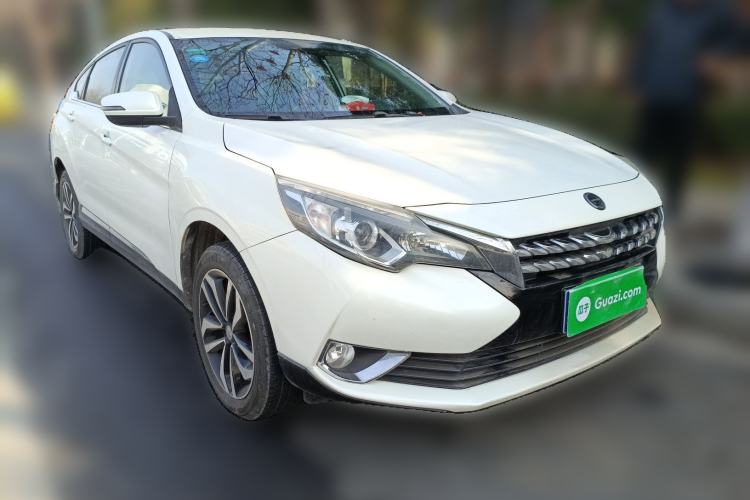 Used Venucia T90 2017 2.0L Manual Fashion Edition Front Right 45 Deg