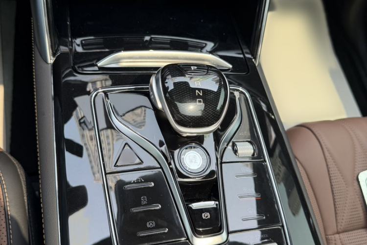 Used BYD Tang New Energy 2023 DM-i Champion Edition 112KM Prestige Model Interior 11