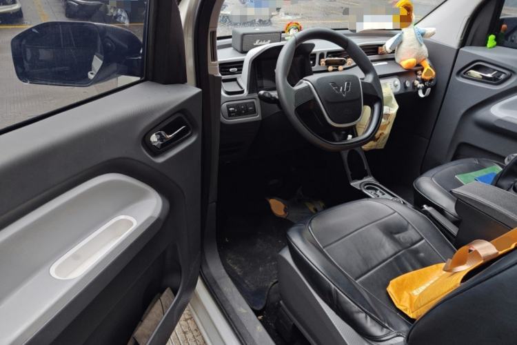 Used Wuling Hongguang MINIEV 2022 Macaron Premium Model – Lithium Iron Phosphate Driver Seat