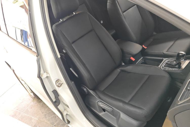 Used Volkswagen Golf Sportsvan 2016 1.6L Automatic Comfort Model Right Front Seat