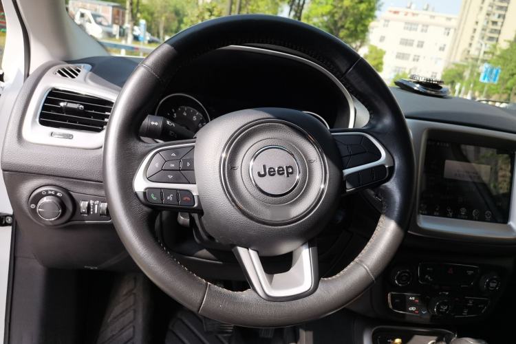 Used Jeep Compass 2017 200T Automatic Family Edition
