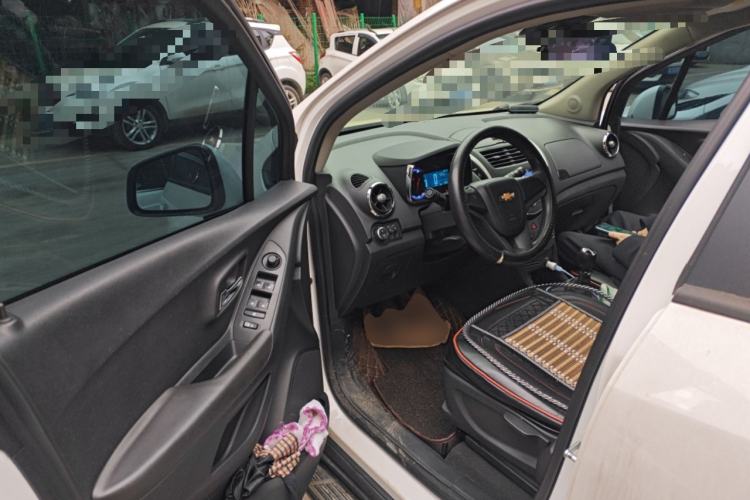 Used Chevrolet Trax 2016 1.4T Manual Two-Wheel Drive Comfort Version with Sunroof