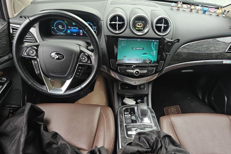 Used BYD Tang New Energy 2015 2.0T Four-Wheel-Drive Flagship Model