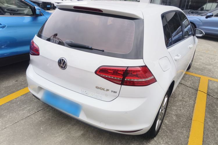 Used Volkswagen Golf 2016 180TSI Automatic Comfort Model Rear Right 45 Deg