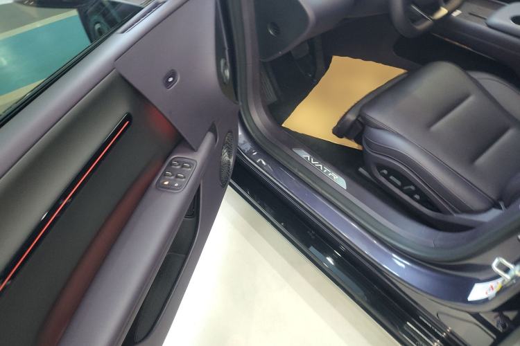 Used Avatr 06 2025 Ultra Pure Electric Edition Left Front Seat