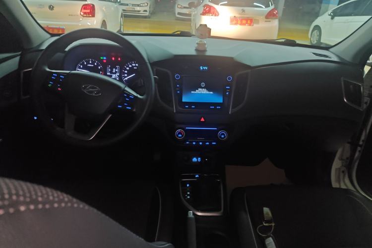 Used Hyundai ix25 2015 1.6L Automatic Two-Wheel-Drive Deluxe DLX Model