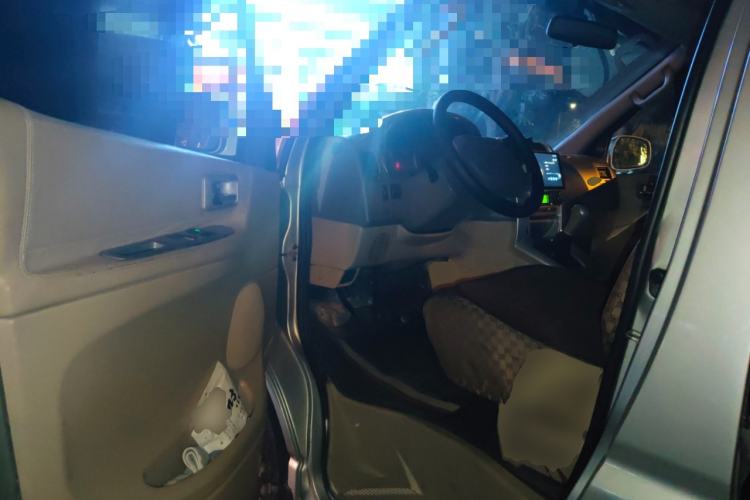 Used Jinbei Grace 2010 2.4L 3rd Generation Zunling Standard Version 9 Seats 9 Seats 4RB2
