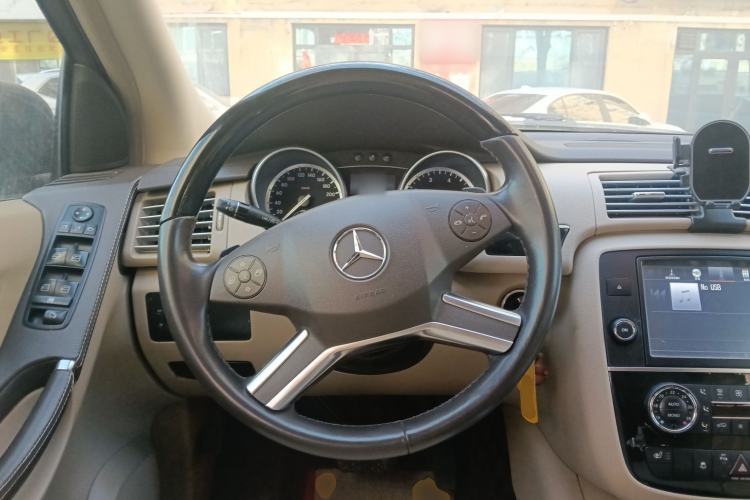 Used Mercedes-Benz R-Class 2014 R 320 4MATIC Luxury Model