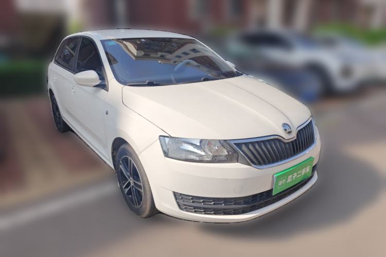 Used Skoda Rapid Spaceback 2016 Revised Version 1.6L Automatic Front-Drive Edition Front Right 45 Deg