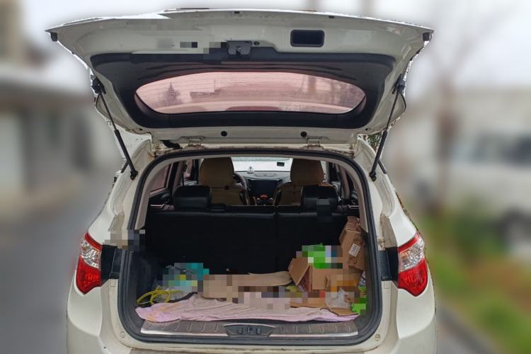 Used CHANGAN CS35 2015 1.6L Automatic Luxury Model China V Standard
