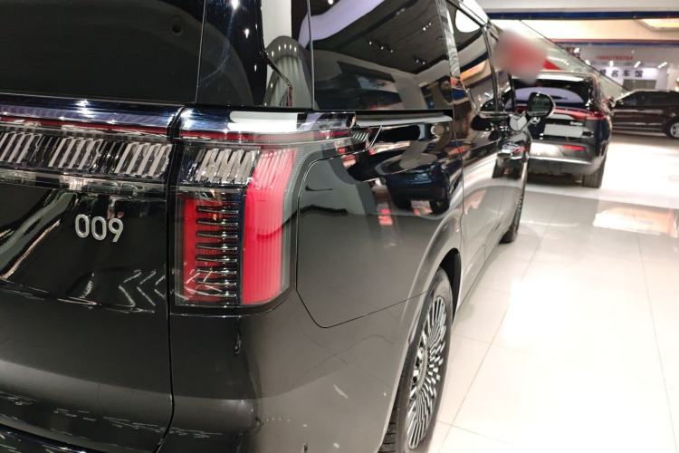 Used Zeekr 009 2024 Six-Seat Executive Version 4WD 108 kWh