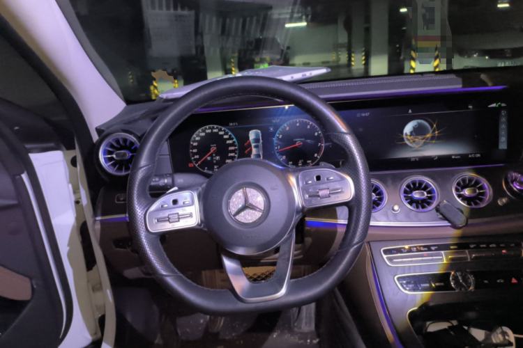 Used Mercedes-Benz E-Class 2019 E 300 L Sporty and Stylish Model Steering Wheel