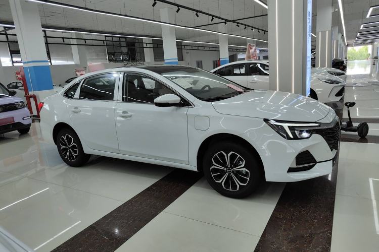 Used Roewe i6 MAX New Energy 2023 EV 500 Grand Touring Edition for Key Clients