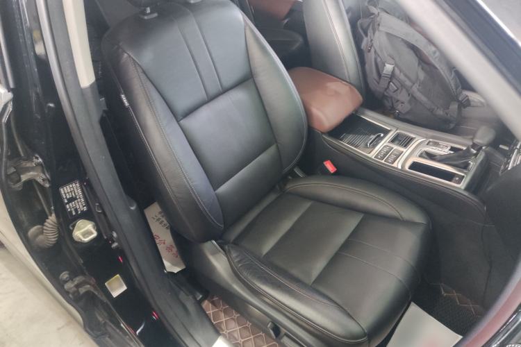 Used GAC Trumpchi GS8 2017 320T Two-Wheel Drive Luxury Smart Connectivity Version (7 Seats) Right Front Seat