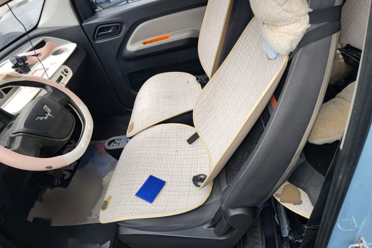 Used Wuling Hongguang MINIEV 2020 Freedom Version Lithium Iron Phosphate Left Front Seat