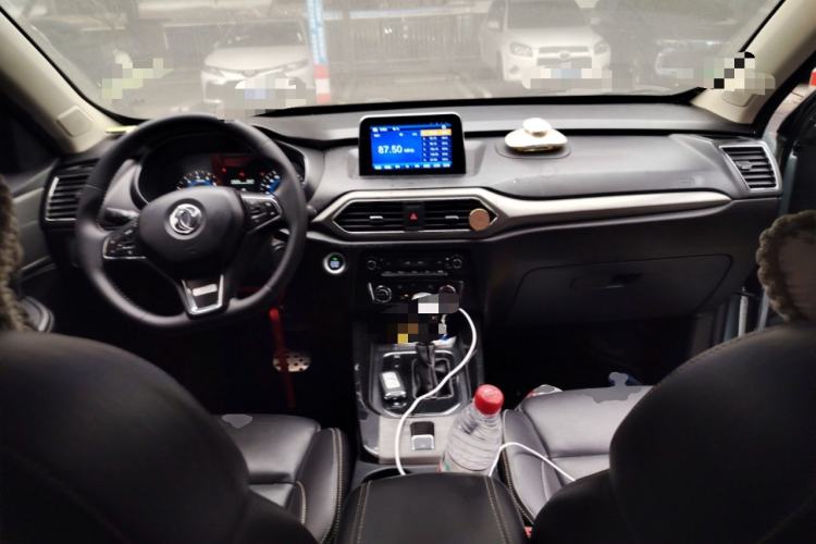 Used Dongfeng Fengon S560 2018 1.8L CVT Smart Connect 7-Seater Center Console