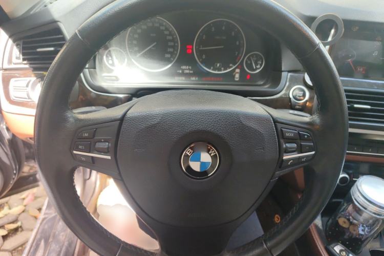 Used BMW 5 Series 2014 525Li Leading Model
