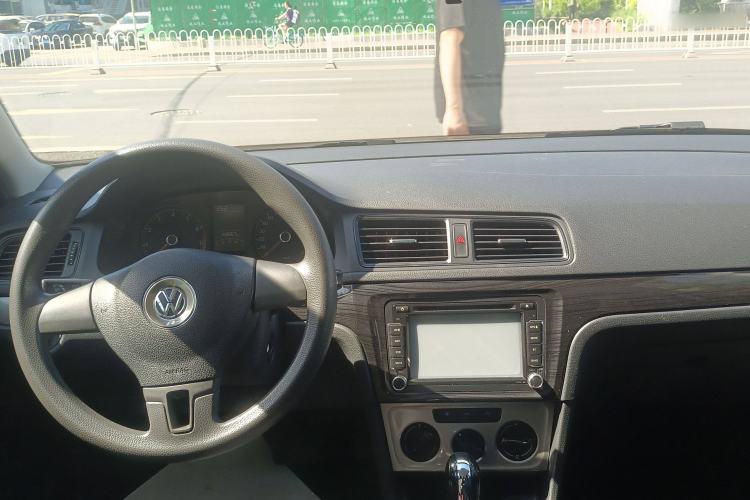 Used Volkswagen Lavida 2013 Revised Classic 1.6L Automatic Fashion Edition