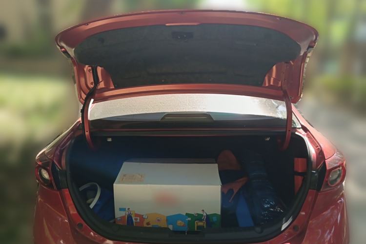 Used Mazda 3 Axela 2016 Sedan 1.5L Automatic Luxury Model