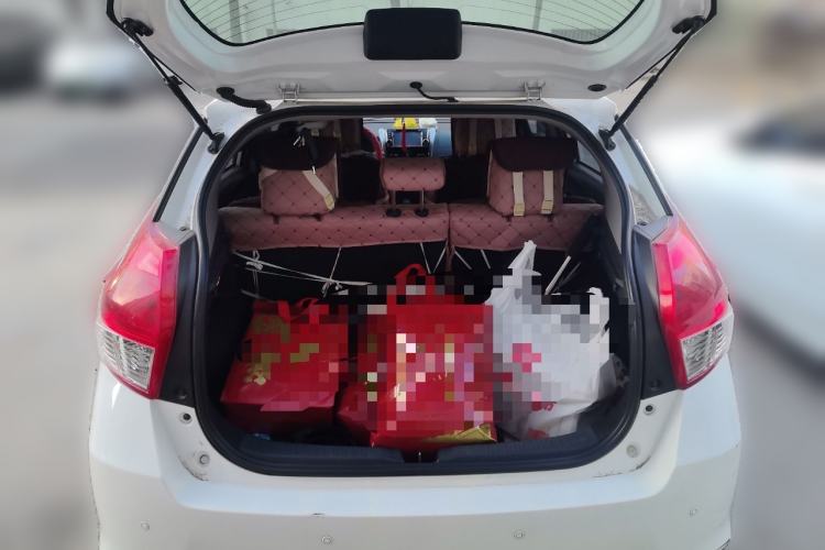 Used Toyota YARiS L Zhi Xuan 2014 1.3E Automatic Charm Edition Trunk