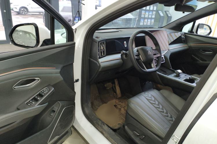 Used BYD Song L DM-i 2025 Intelligent Driving Version 112 km Beyond-Range Type
