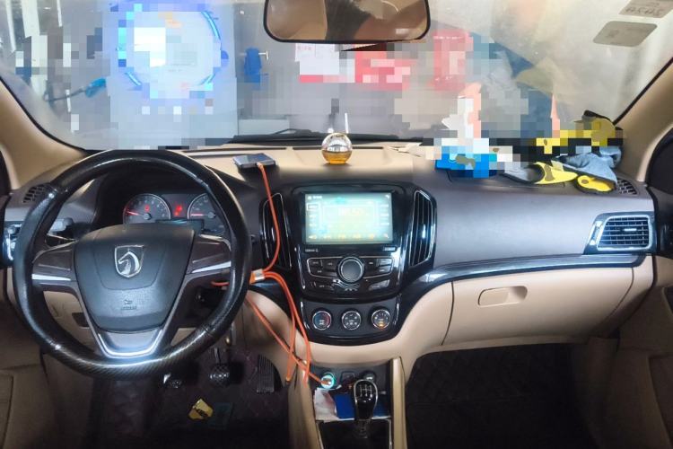 Used Baojun 730 2014 1.5L manual Comfort version 7 seats
