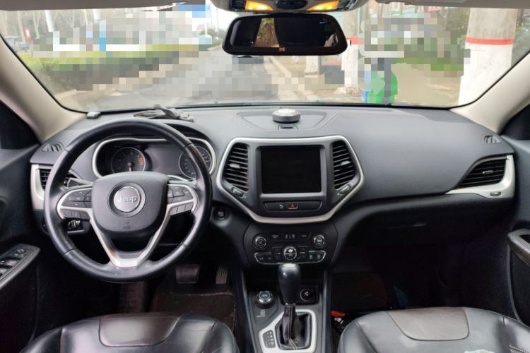 Used Jeep Cherokee 2016 2.4L Professional Smart Version
