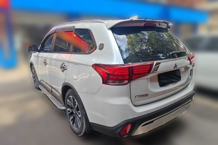 Used Mitsubishi Outlander 2019 2.0L Two-Wheel Drive Comfort Edition 5 Seats China VI Standard
