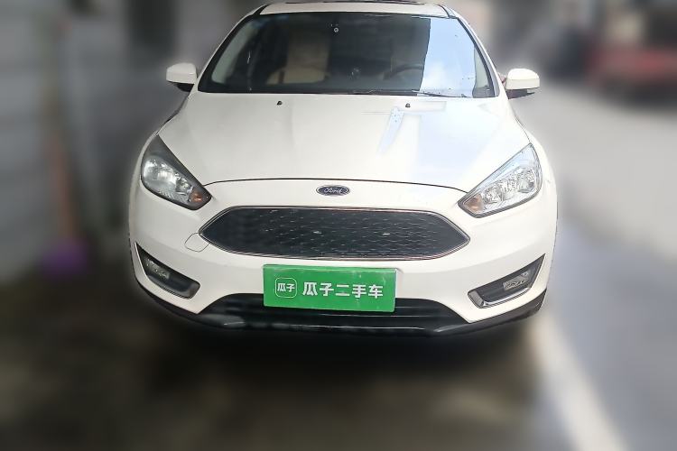 Used Ford Focus 2015 Hatchback 1.6L Manual Fashion Edition
