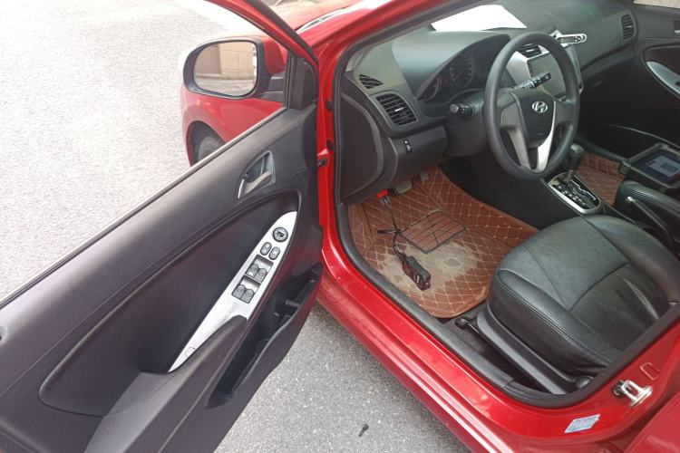 Used Hyundai Verna Ray 2016 1.4L Automatic Leading-Edge GLX