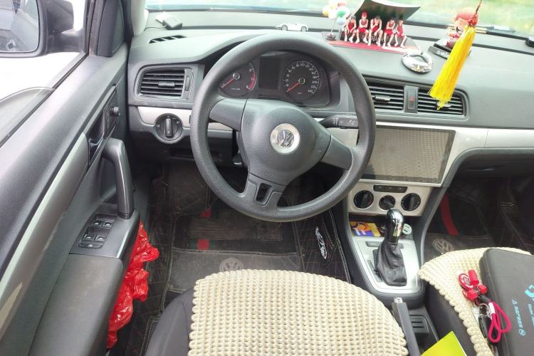 Used Volkswagen Lavida 2013 Revised Classic 1.6L Automatic Fashion Edition Steering Wheel