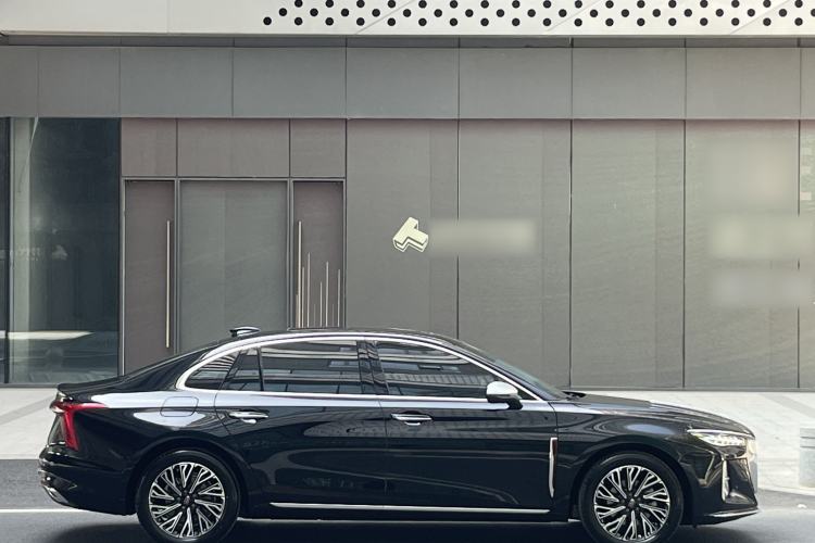 Used Hongqi H5 2025 2.0T Automatic Flag Edition – 500 000 Units Commemorative Version Exterior 11