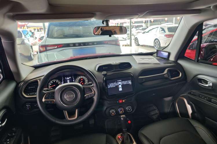 Used Jeep Renegade 2017 180T Automatic High-Energy Version
