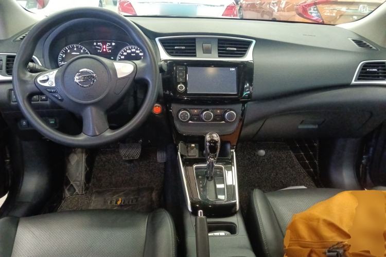 Used Nissan Sylphy 2016 1.6XV CVT Smart Enjoyment Version Center Console