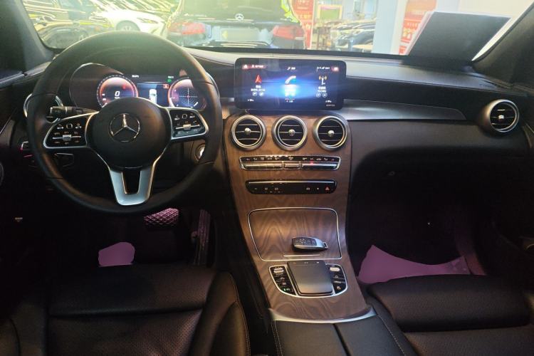 Used Mercedes-Benz GLC 2020 Facelift GLC 300 L 4MATIC Dynamic Edition Center Console