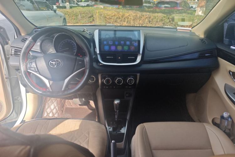 Used Toyota YARiS L Zhi Xiang 2017 1.5G CVT Xuan Dong Skyroof Edition Center Console